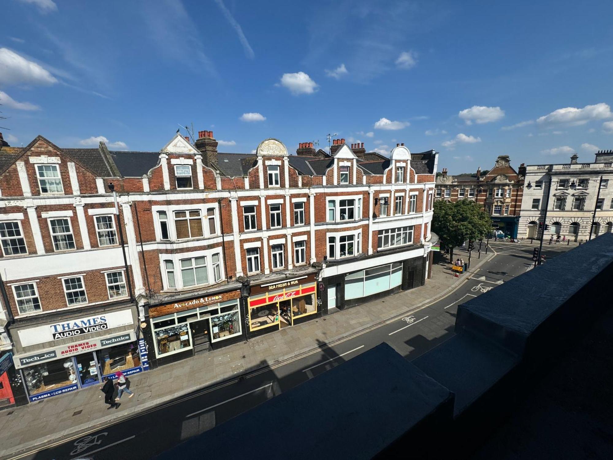 Fraser Apartment Twickenham