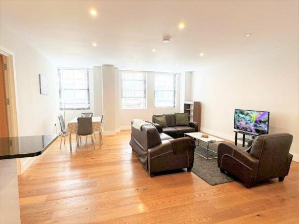 Fraser Apartment Twickenham