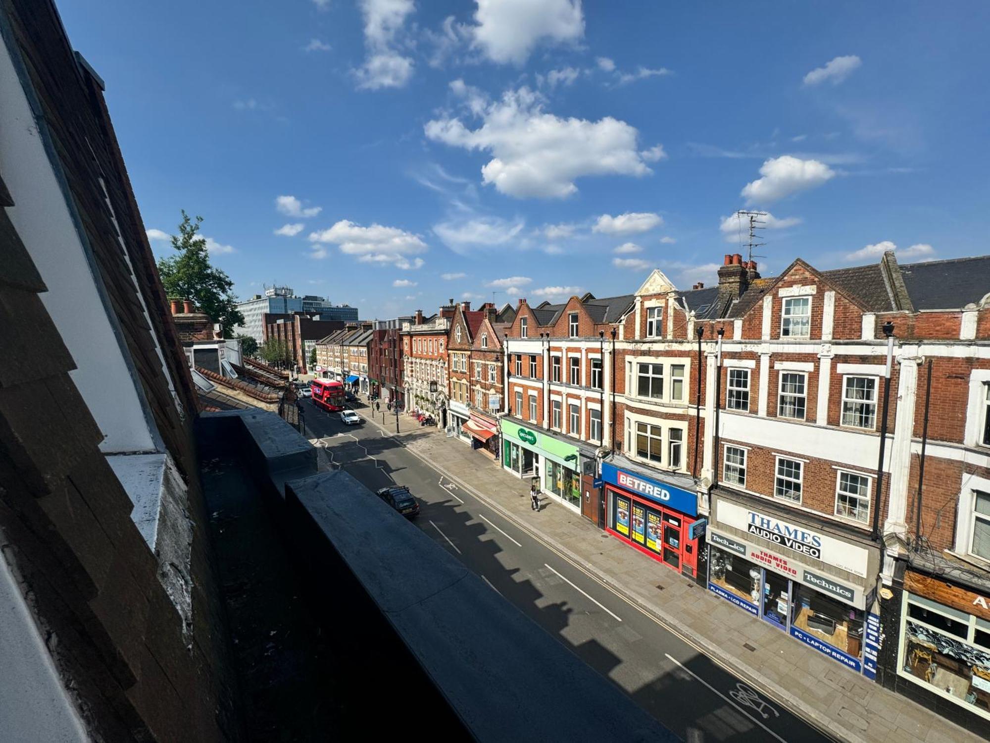 Fraser Apartment Twickenham